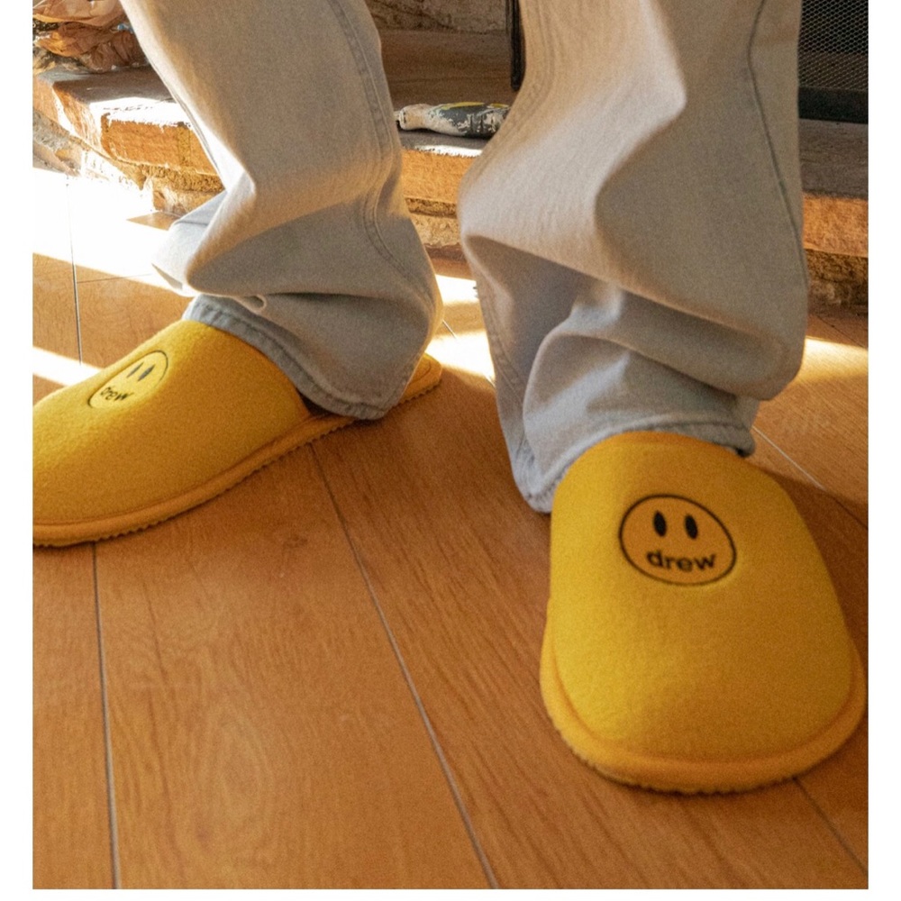 Drew House slippers size S/M